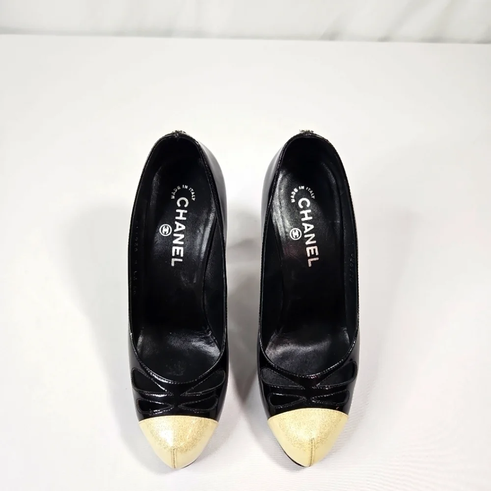 Chanel Black Patent Leather Heels Sz 39